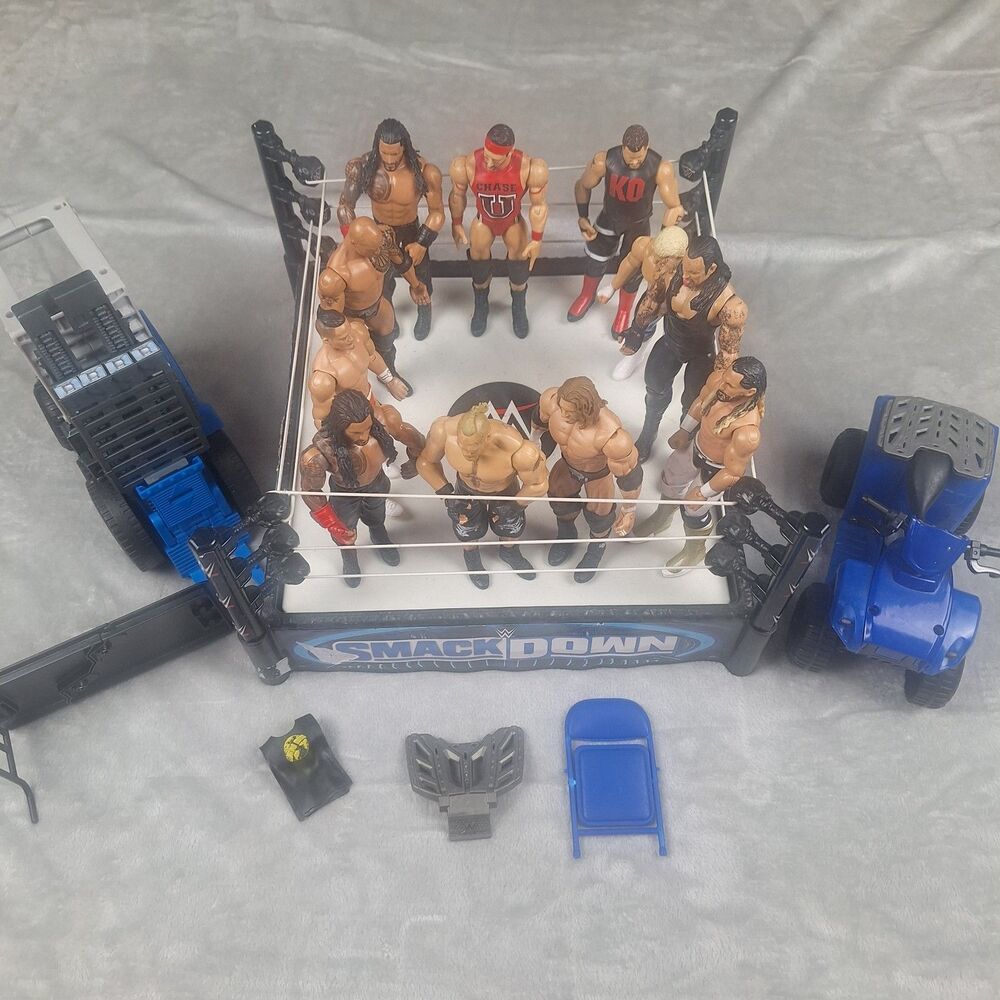 WWE Mattel Smackdown Ring with Accessories+Wrestling 11 Figure Playset Lot